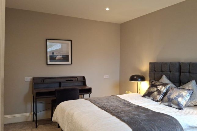 Room 3, 26, Woodford Rd, Watford photo 2