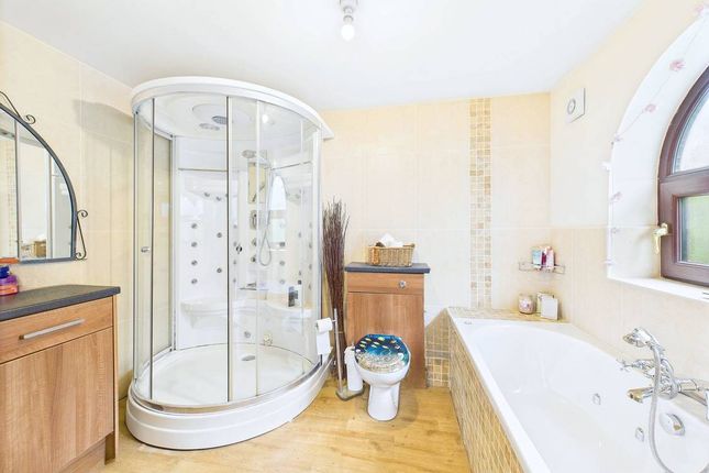 Ensuite To Bed 1