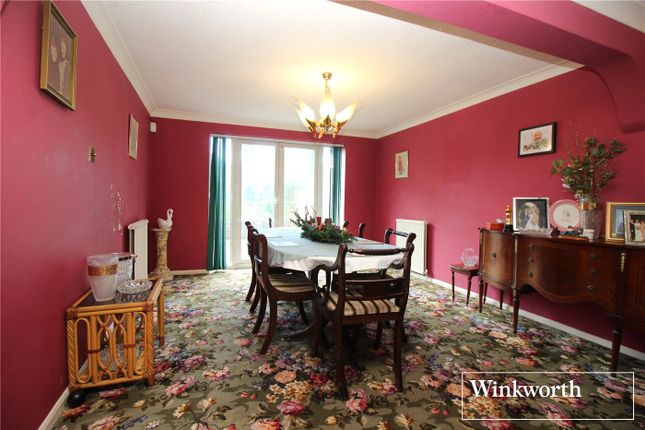 75, Hartfield Avenue, Borehamwood photo 3