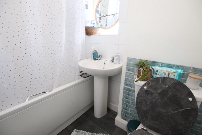 42, Longfield Road, Bolton photo 4