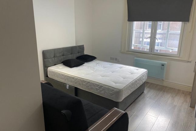 Flat 7, 45 High Street Croydon, London photo 3