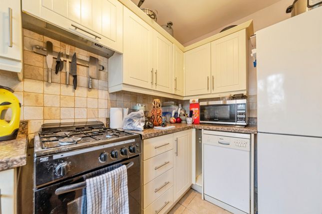 7, Montrose Close, Grantham photo 2