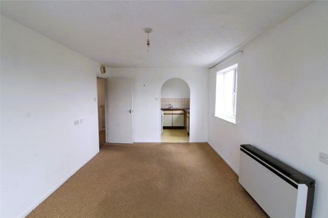 Flat 47, Churchill Court,, Ainsley Close, London photo 3