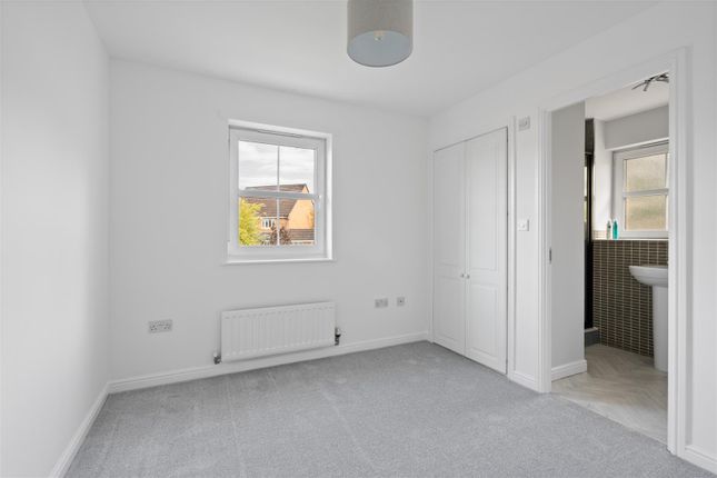 13, Reid Crescent, Bathgate photo 4