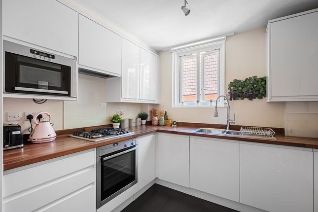 Flat for sale in Charles Road, Ealing