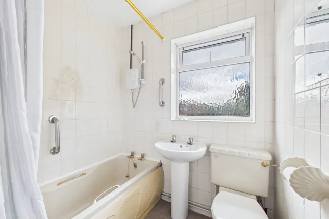 Annexe, 8A, Salvington Hill, Worthing photo 5