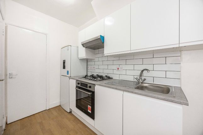 47A Macaulay Road, London, Greater London photo 3