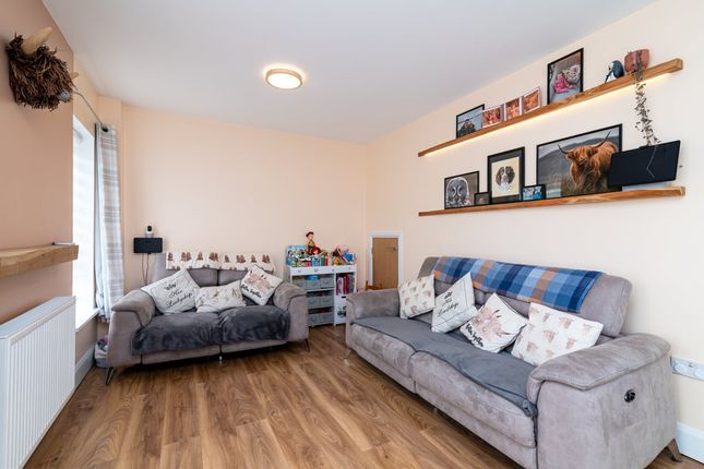 9 Redwood Close, Coalville photo 2