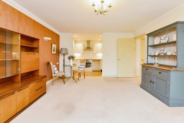 Flat for sale in Chantry Court, Westbury