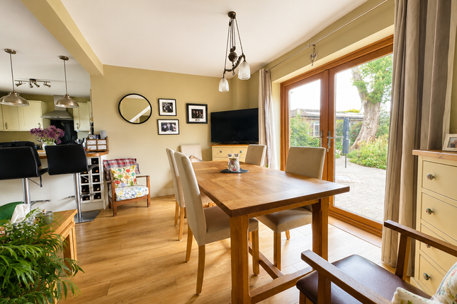 11, Sambre Road, Swindon photo 4