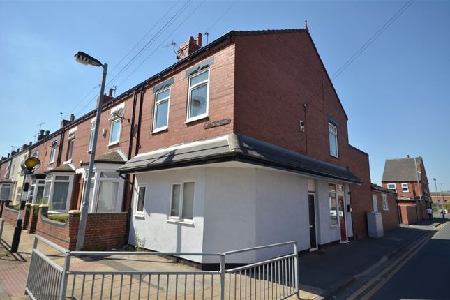2 bed flat to rent in Vickers Street, Castleford WF10