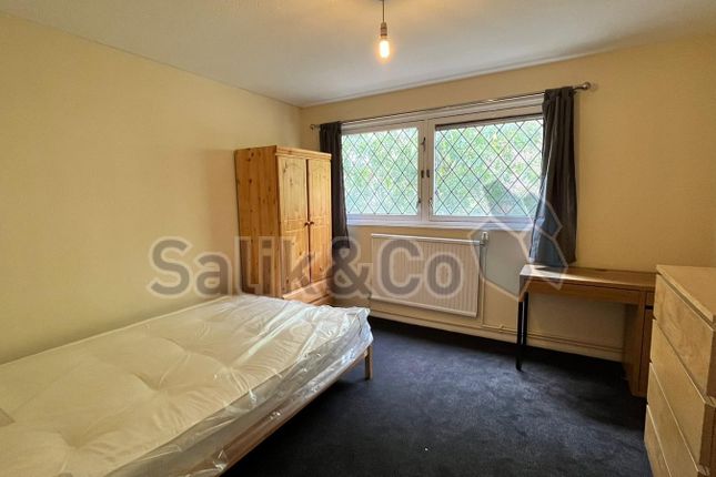 34 Goldman Close, Goldman Close, London photo 3