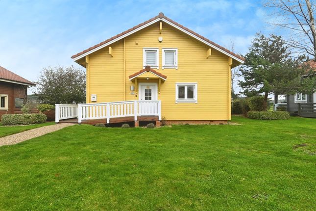 Lodge for sale in Caldecott Hall, Fritton, Great Yarmouth