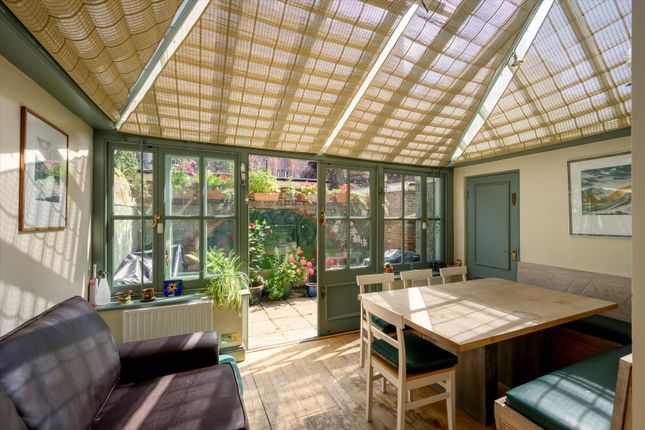 18, Caroline Place, London photo 4