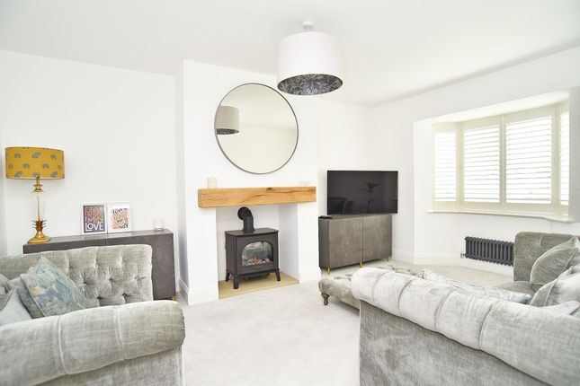 4 Brookfield Garth, Harrogate photo 3