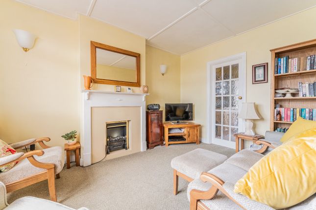 6 Lavernock Road, Bexleyheath, Kent photo 2