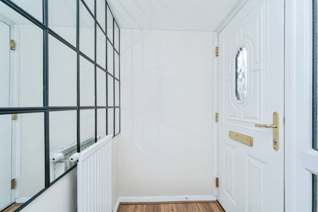 9, Savoy Avenue, Hayes photo 2