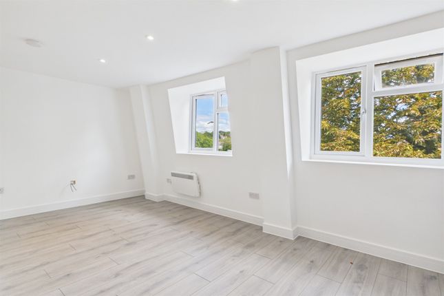 Flat 10, Bray Court, Bray Court, London photo 2