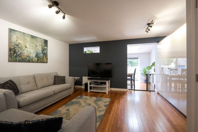 8 Morley Drive, Ely photo 3