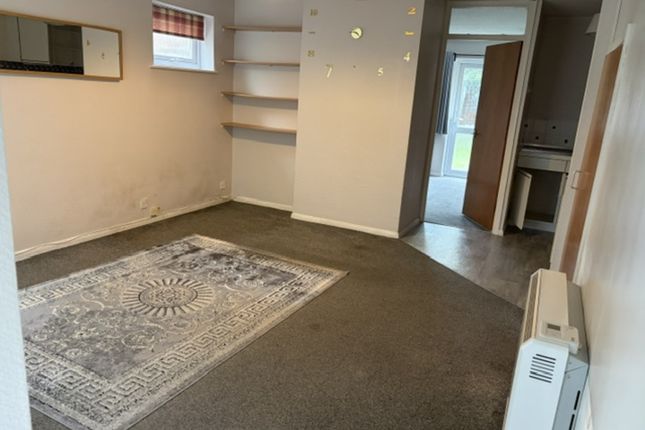 Flat 1, Concorde House  Green Lane, Addlestone photo 2
