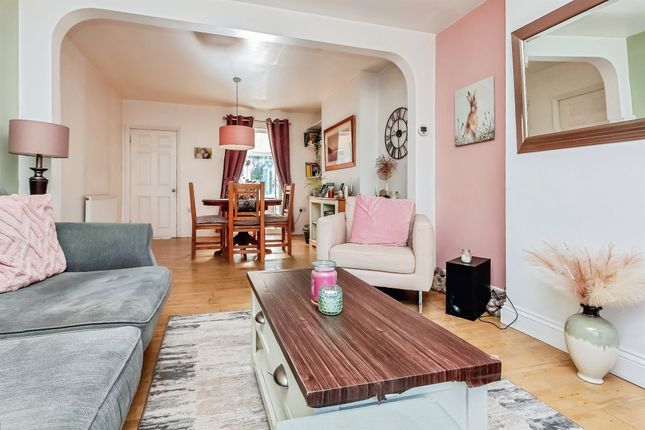 4, Howard Road, Wellingborough photo 3