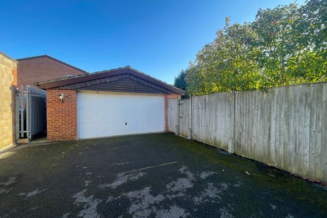Detached house for sale in Chapel Road, Smallfield, Horley