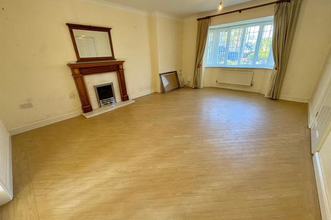14, Glenholme Park, Bradford photo 3
