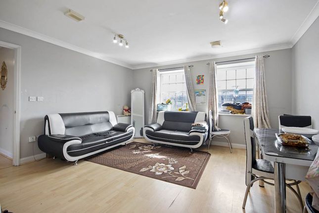 Flat for sale in Queensberry Place, London