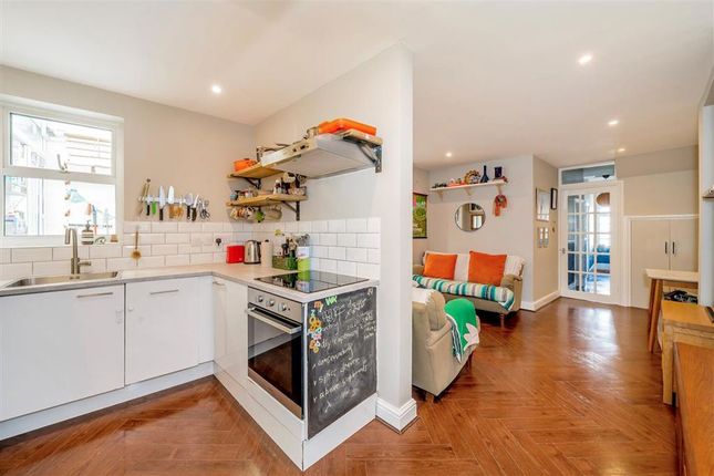 44, Bramshot Avenue, London photo 2