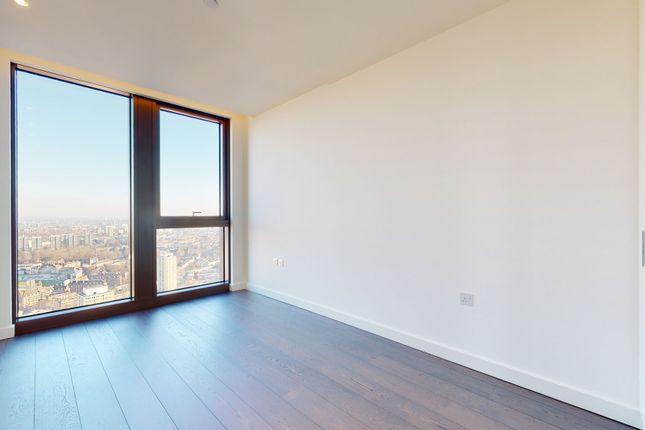 Flat for sale in Parry St, London