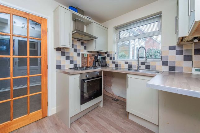 153, Fieldhouse Drive, Telford photo 2