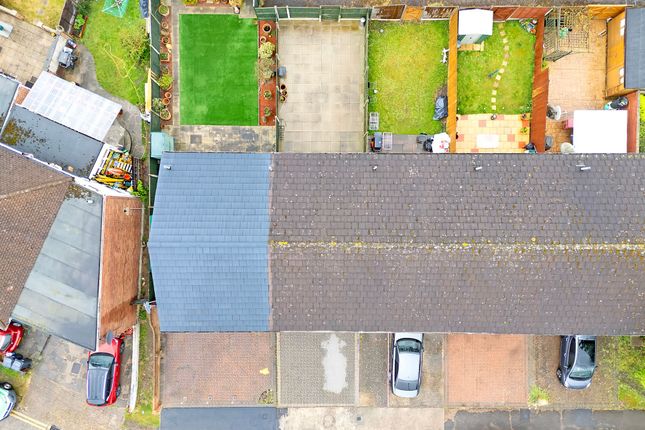 10 Franklyn Gardens, Ilford photo 4