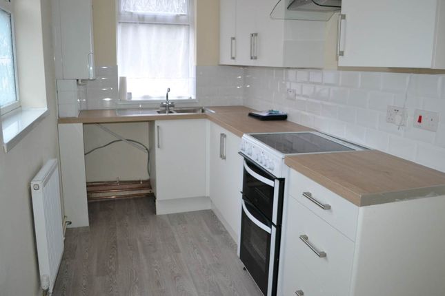 Thumbnail Flat to rent in Pentre Road, St.Clears, Carmarthenshire