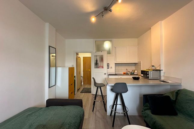 Studio to rent in Russell Court, Woburn Place, London