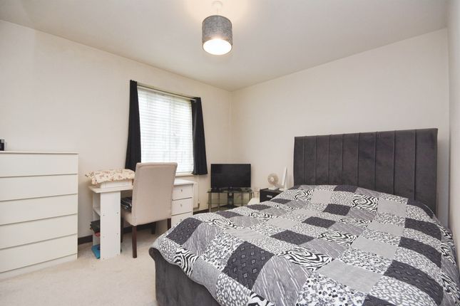 Flat for sale in The Causeway, Great Baddow, Chelmsford