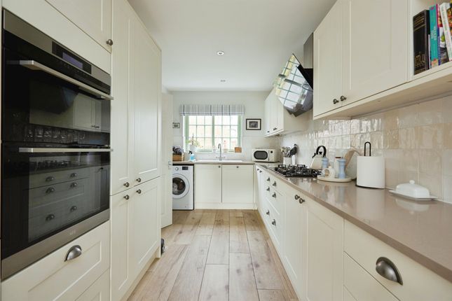 26, Greenacre Way, Shaftesbury photo 2