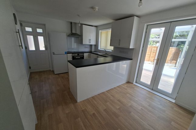 36 Thistlewood Road, Outwood, Wakefield photo 3