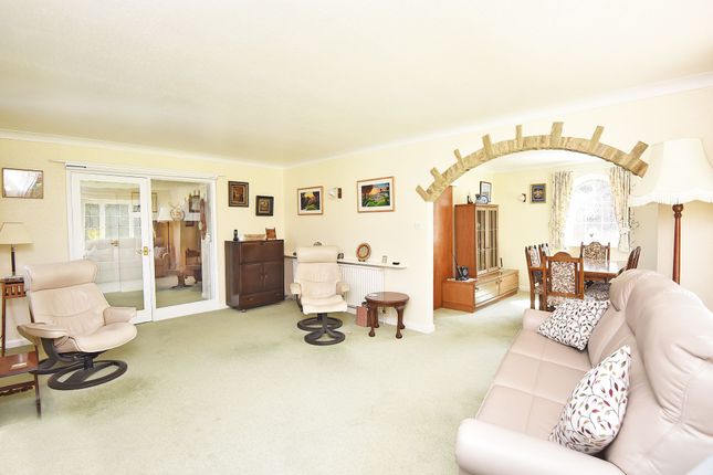 15 Knaresborough Road, Harrogate photo 3