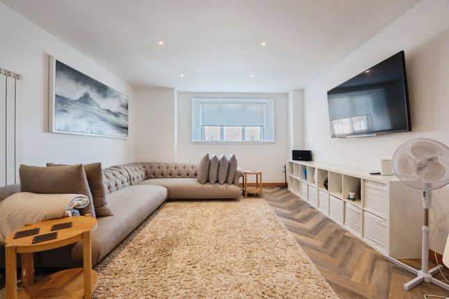 Apartment 68, East Float Quay, Dock Road, Birkenhead photo 4