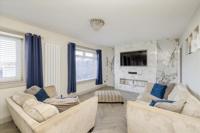 9 Lady Road Place, Newtongrange photo 2
