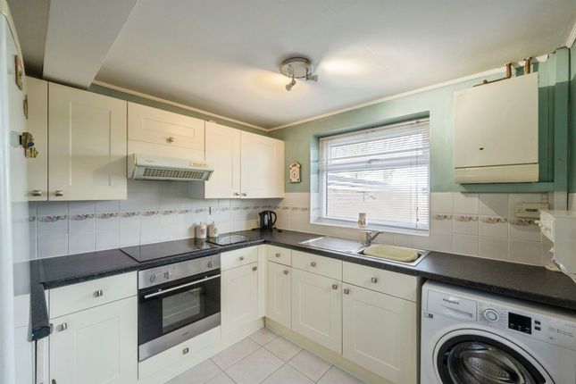57, Sedgefield Way, Mexborough photo 3