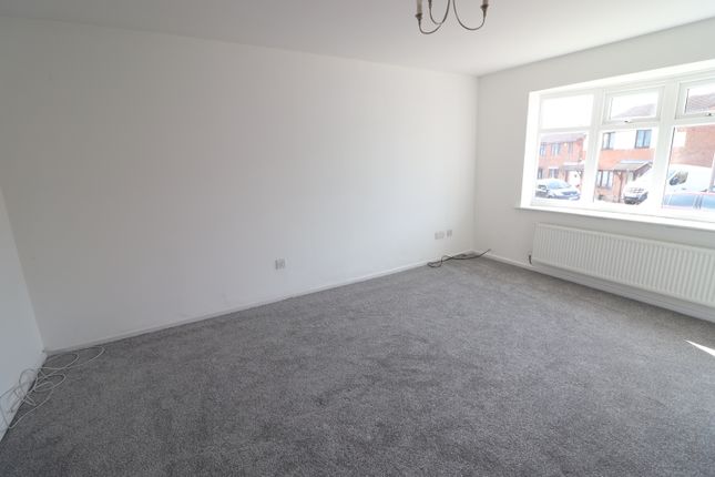 22, HARVEST CLOSE, UPPER  GORNAL photo 3