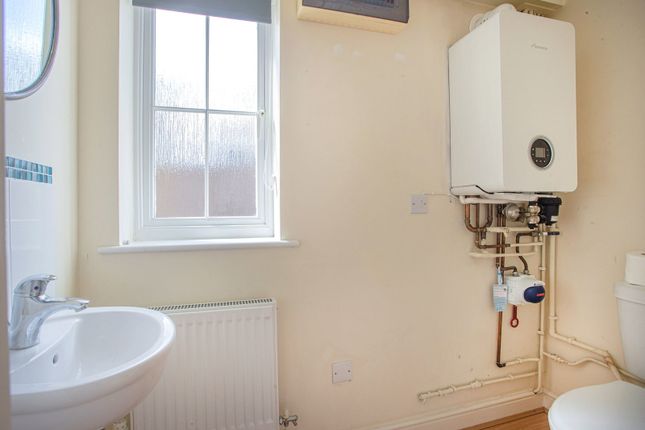 4, Margery Holroyd Rise, Malmesbury photo 4