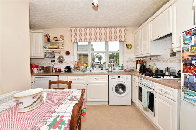 Town house for sale in Love Lane, Rochester, Kent