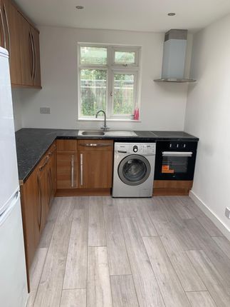 Flat to rent in Linkway, London