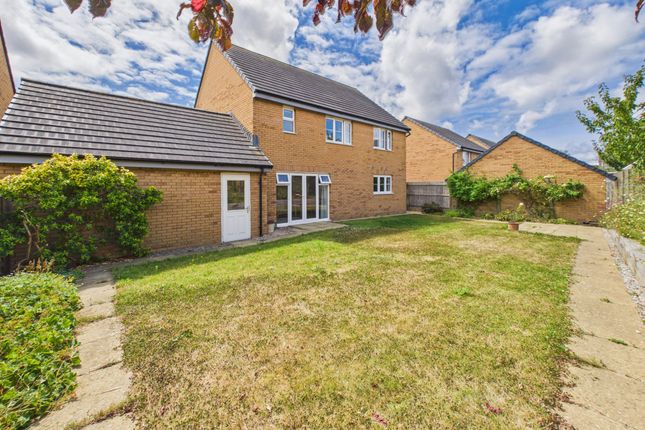 8, Sanderling Close, Bude photo 2