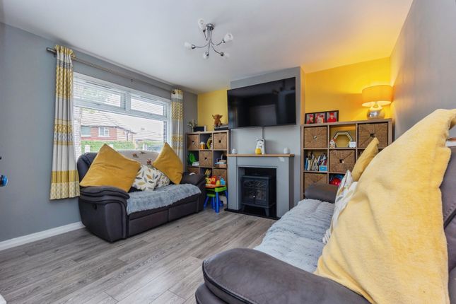 116, Smallshaw Lane, Greater Manchester photo 3