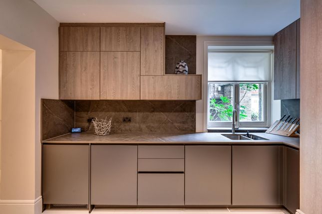 Flat 2, Abingdon Court, London photo 4