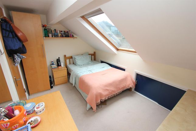 Town house for sale in Louisa Gardens, Stepney Green, London