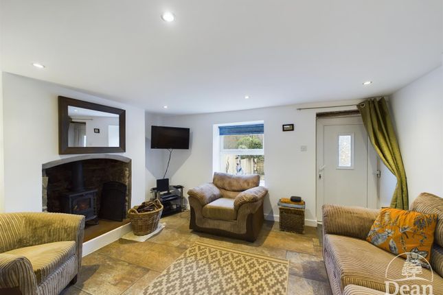 6, Peacock Lane, Cinderford photo 3